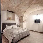 2 Santi Apartment