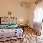 Isabels House In Otranto 10 Seats