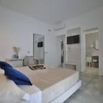 Calaluna Rooms