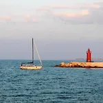Charming Apartment In Trani With City View And Parking.