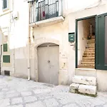 Comme A Ccaste In The City Center