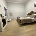 Jony House