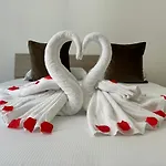 Eli Luxury Apartment