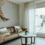 Apulialux Seaview Prestige Apt / Jacuzzi + Parking
