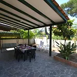 Gianira Villa With Shaded Garden And Pt58 Air Conditioning
