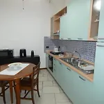 Sotto La Porta