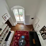 Flo House Bari
