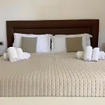 Carone Suite-Charme&Pool