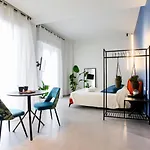 Floris: Modern Studio In The Heart Of City Center
