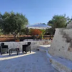 Trullo Calamo, Tra Mare E Citta