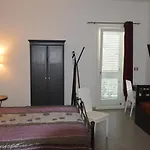 Leo B&B