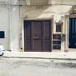 La Dimora Nel Sottano Alla Strada