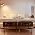 Muralta Suite & Luxury Rooms