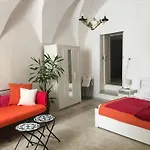 Medieval Terraced House In Vieste Vecchia