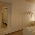 Studio Flat In White City