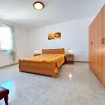 Appartamento Per 5/ 6 Persone Vicinissimo Al Mare
