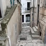 La 13 Guest House