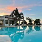 Villa Maria - Apartments In Villa With Pool