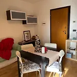 A Casa Di Amici - Intero Appartamento - Free Parking - Wi-Fi