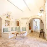 Td Trulli Fico D'India With Pool Immersed In Nature