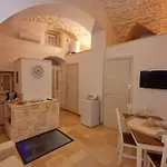 Suite 800