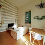 Piazza Teatro Apartments & Rooms