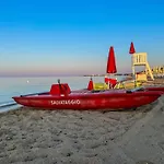 A 2 Passi Dal Mare