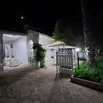 Villa Lory - Torre Lapillo - 300 Mt Dalla Spiaggia