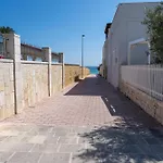 La Casa Blue A Step From The Beach! Terrace And Parking