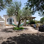 Villa Blanca - Villa Intera Con Trullo E Piscina