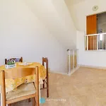 Iris Flat - San Foca