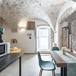 Gattoni Room By Rentbeat