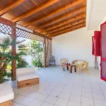 Villetta Rossa With Garden - Happy Rentals