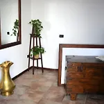 Casa Le Radici-Castro