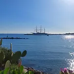 Bettamino Otranto, Porta D'Oriente