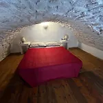 La 9 Guest House