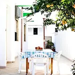 Trilocale A 50 Mt Dal Mare Con Patio - Teresa Houses