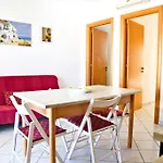 Bilocale Con Balcone A Pochi Passi Dal Mare - Teresa Houses