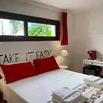 Acquaesale Rooms