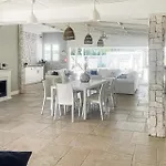 1 Bedroom Awesome Home In Leporano