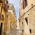 Casa Degli Alberici