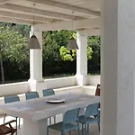 Splendida Villa In Baia Verde