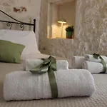 Il Trullo E La Pietra