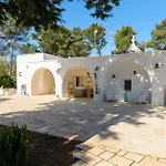 Trulli Julia Con Piscina By Wonderful Italy