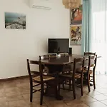 Gloria'S Apartment