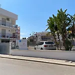 Central Spacious Apartment 10 Min From The Beach