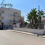 Central Spacious Apartment 10 Min From The Beach