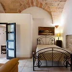 Casa Di Lo Suites