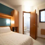 Ferienwohnung Ulivo Mit Pool Und Privatstrand