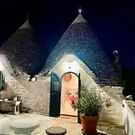 Trulli Duomo Di Calce